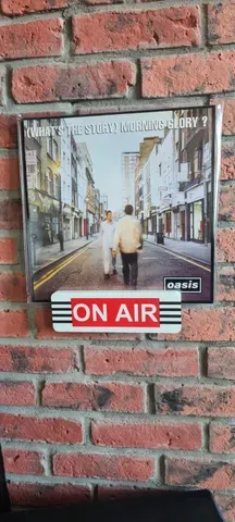 Vinyl disc cover wall holder