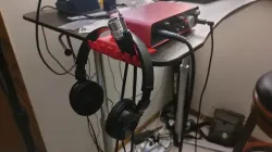 Cable Hangers clamped on table edge without screw