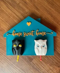 Key Holder with Blinking Owl