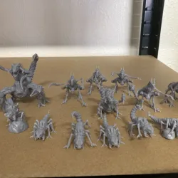 Saurian Swarm - Sunstone Swarmers