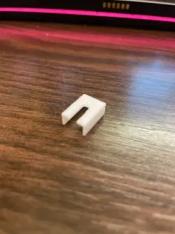Simple Screw Bracket For Hanging Models