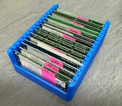 SODIMM holder