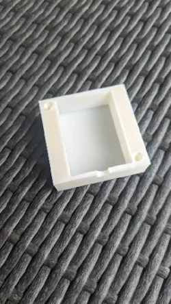 Kleine Verteiler Box für Decke