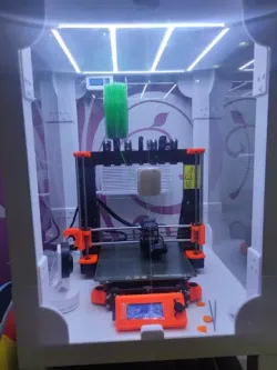 Mi recinto Lack de 645 mm: Iluminación led y sistema de control de temperatura