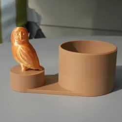 Owl pen holder