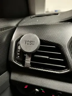 Phone magnet stand