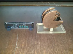 cast puzzle stand -cake-