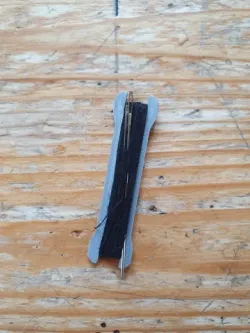 Simple thread holder