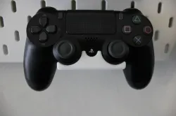 Playstation PS4 DualShock 4 Controller Ikea Skadis Mount