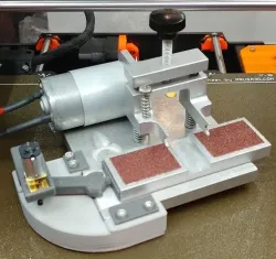 Tyre True Sanding Plate Reciprocation Machine