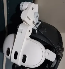 Quest Helmet Attachment