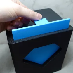 Vault Display for Collectibles (3.5 x 4.5 x 6.25-inch Product Box)