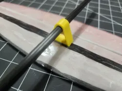 Horizontal stabilizer mount for DLG