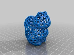 Squirrel - Voronoi-Style