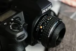 Low profile 49mm threaded lens hood