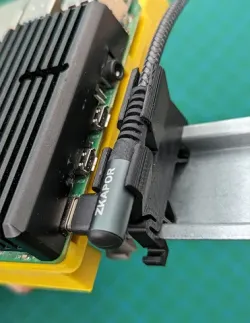 Raspberry Pi4 DIN rail USB cable holder