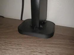 Compact screen foot for Philips computer screen