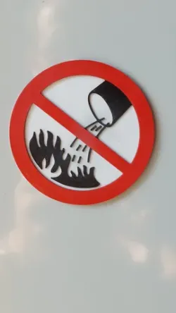 DO NOT EXTINGUISH FIRE WITH WATER OR FOAM ( no MMU reqired)