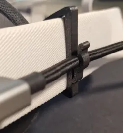Meta Quest 3 USB-C cable holder