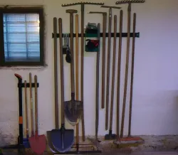 Modular garden toll holder