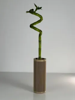 FREE MINIMALIST BAMBU PLANTER