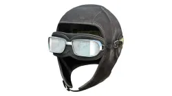 Leather Aviator Cap With Goggles Low-poly 3D model