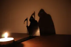 Halloween tea-light shadow projector