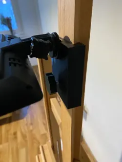 Easel hotshoe lamp holder
