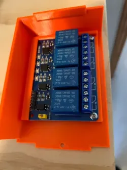 PrusaBox Enclosure 4 Way Relay Holder in Cover Lid Modified to be held with two screws