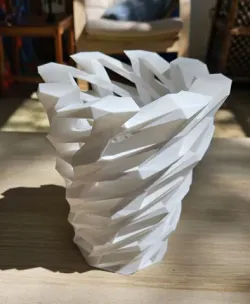 Tornado vase