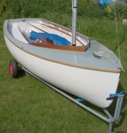12 foot sailing dinghy