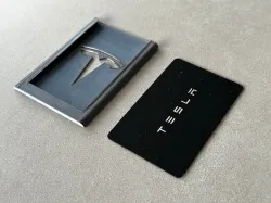 Tesla Wall Key card holder / Support Mural pour carte clef Tesla 