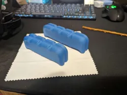 Trash bag carry handle