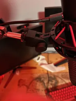 Improved HyperX Quadcast to mic arm adapter
