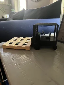 Pallet coaster with Forklift holder