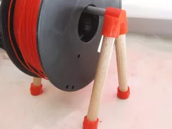 Universal filament spool holder on sticks