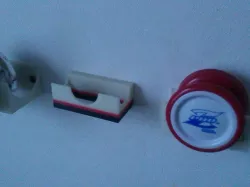 Wall mounted yoyo holder