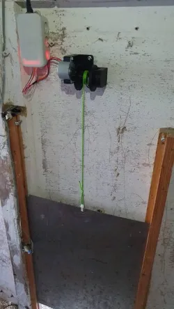 Automatic chicken coop door opener with BYJ48 stepper