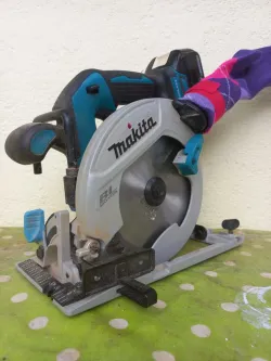 Makita circular saw dust bag.