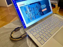Kink protector for Dell