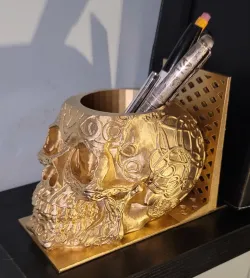 Celtic Skull Bookend/pen holder