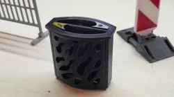 Public trash bin with sorting (Scaled 1:12)