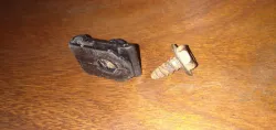Tuerca plastica TOYOTA modelo 80