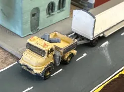 Funfair vehicle - tractor 1 with crane (z-scale)