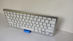 Keyboard stand for ISY IBK-1000 or a keyboard with 5mm thickness