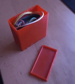 Simple parameterised box with snap-fit lid.