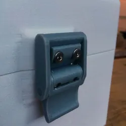 Cam latch for boxes