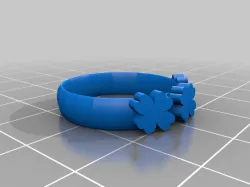 clover ring with 3 clovers