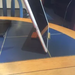 LFC Liverpool iPad / iPhone Stand