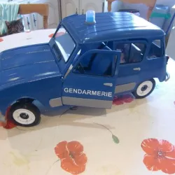 RENAULT 4L DETAILS